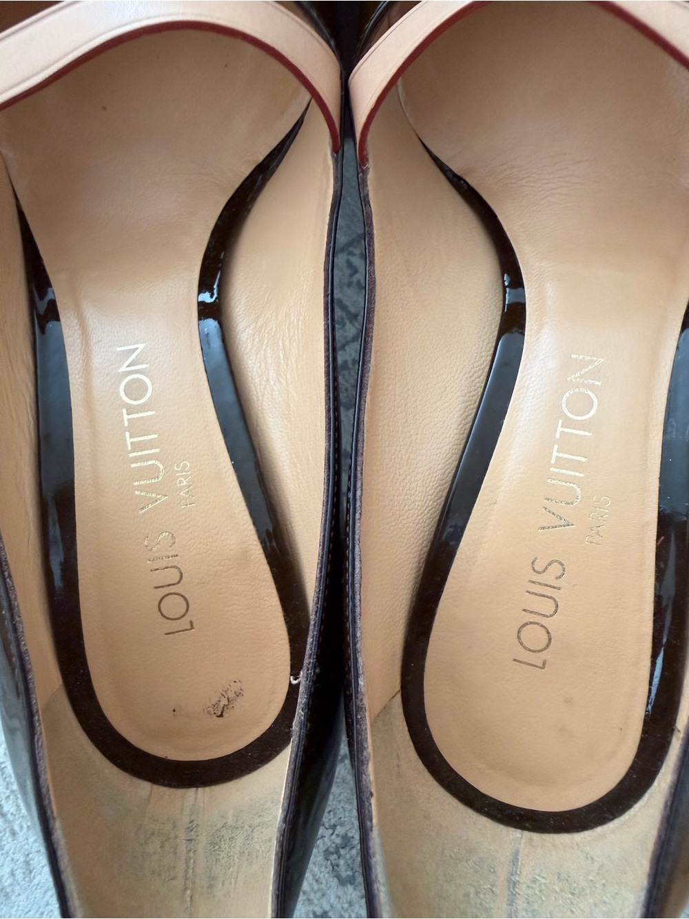 LOUIS VUITTON Brown Patent Leather Pointed 3” heels with leather Strap - Picture 4 of 6